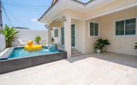 Pool Villa Sattahip White House